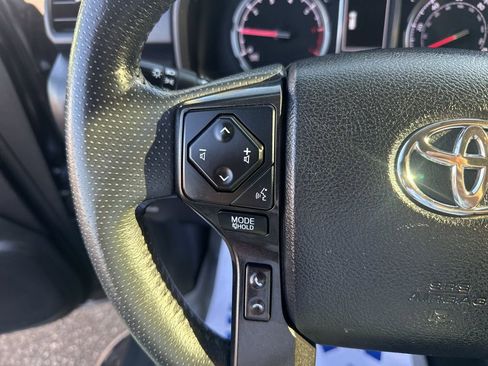 Used 2020 Toyota 4Runner TRD Off-Road image 17