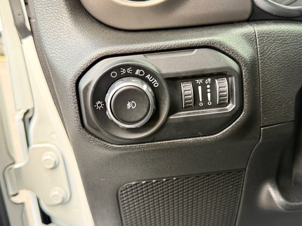 Used 2020 Jeep Wrangler Sport AWD/4WD image 20