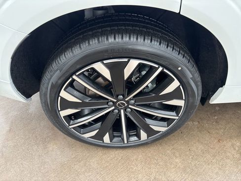 New 2026 Volvo XC60 T8 Ultra w/ Protection Package Premier AWD/4WD image 15