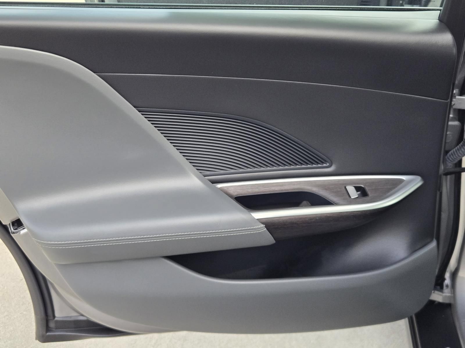 Used 2025 Lucid Air Pure RWD image 22