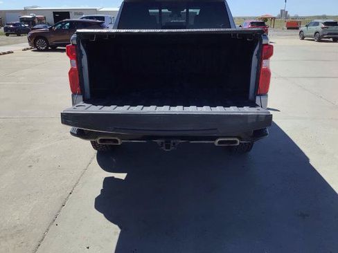 Used 2024 Chevrolet Silverado 1500 LT Trail Boss w/ Convenience Package II AWD/4WD image 5
