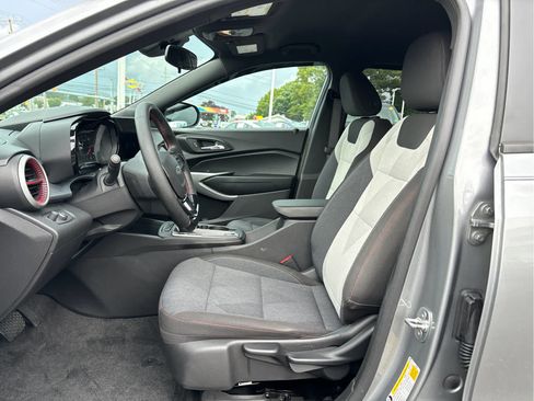 Certified 2024 Chevrolet Trax RS w/ Driver Confidence Package FWD image 8