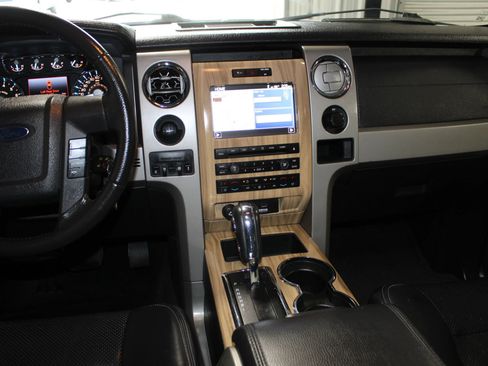 Used 2011 Ford F150 Lariat w/ Lariat Chrome Pkg RWD image 13