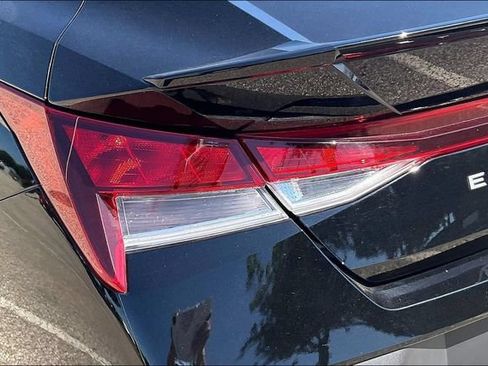 Used 2025 Hyundai Elantra Sport FWD image 27