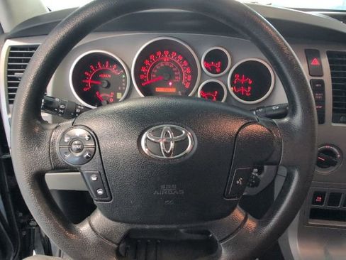 Used 2011 Toyota Tundra 4x4 CrewMax w/ SR5 Pkg image 17