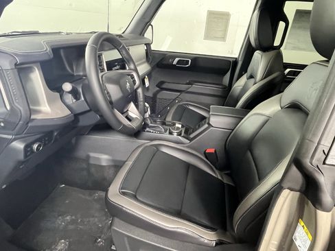 New 2025 Ford Bronco Outer Banks image 9