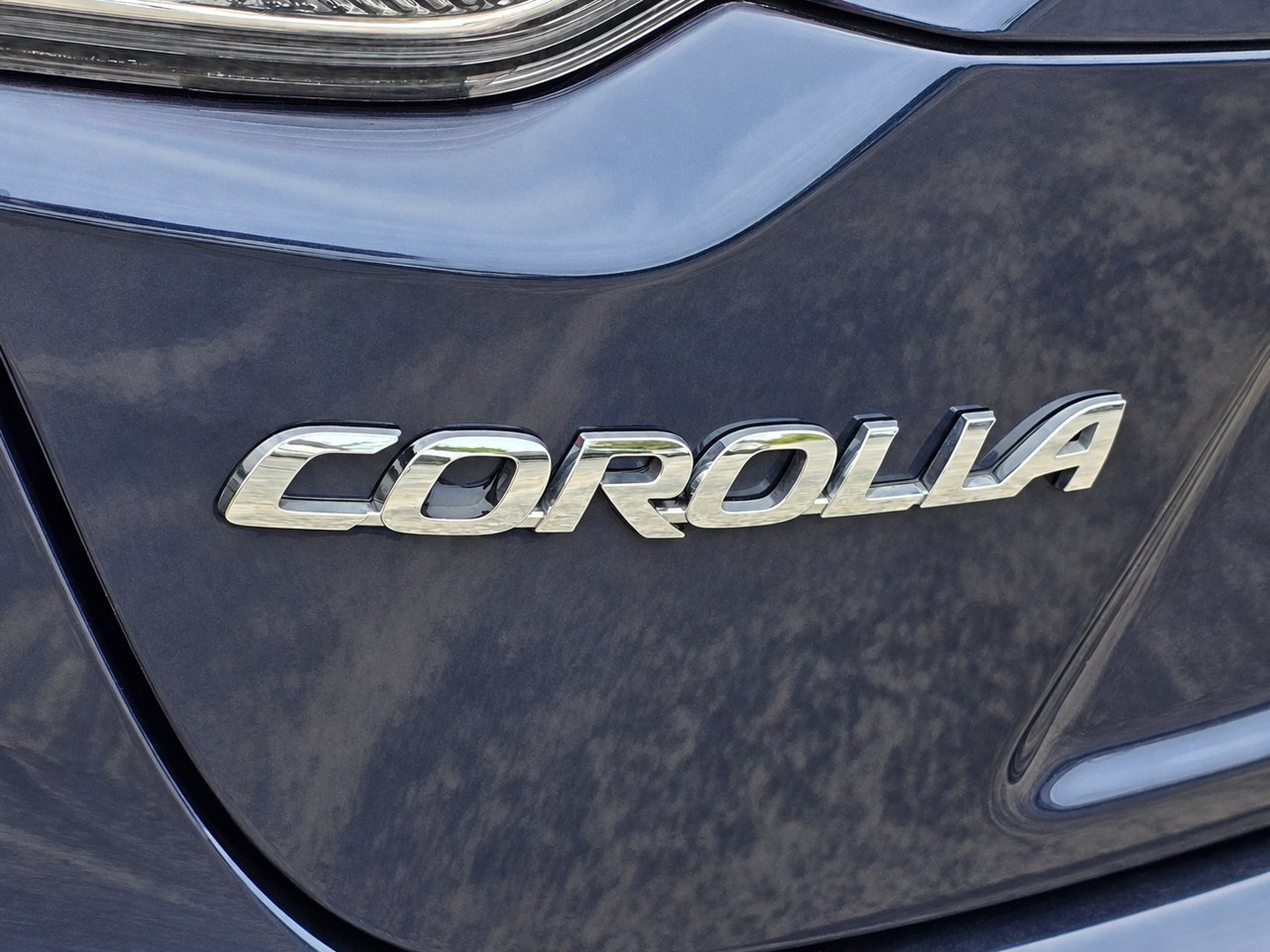 Used 2026 Toyota Corolla SE w/ SE Package FWD image 8