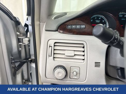 Used 2011 Buick Lucerne CXL FWD image 23