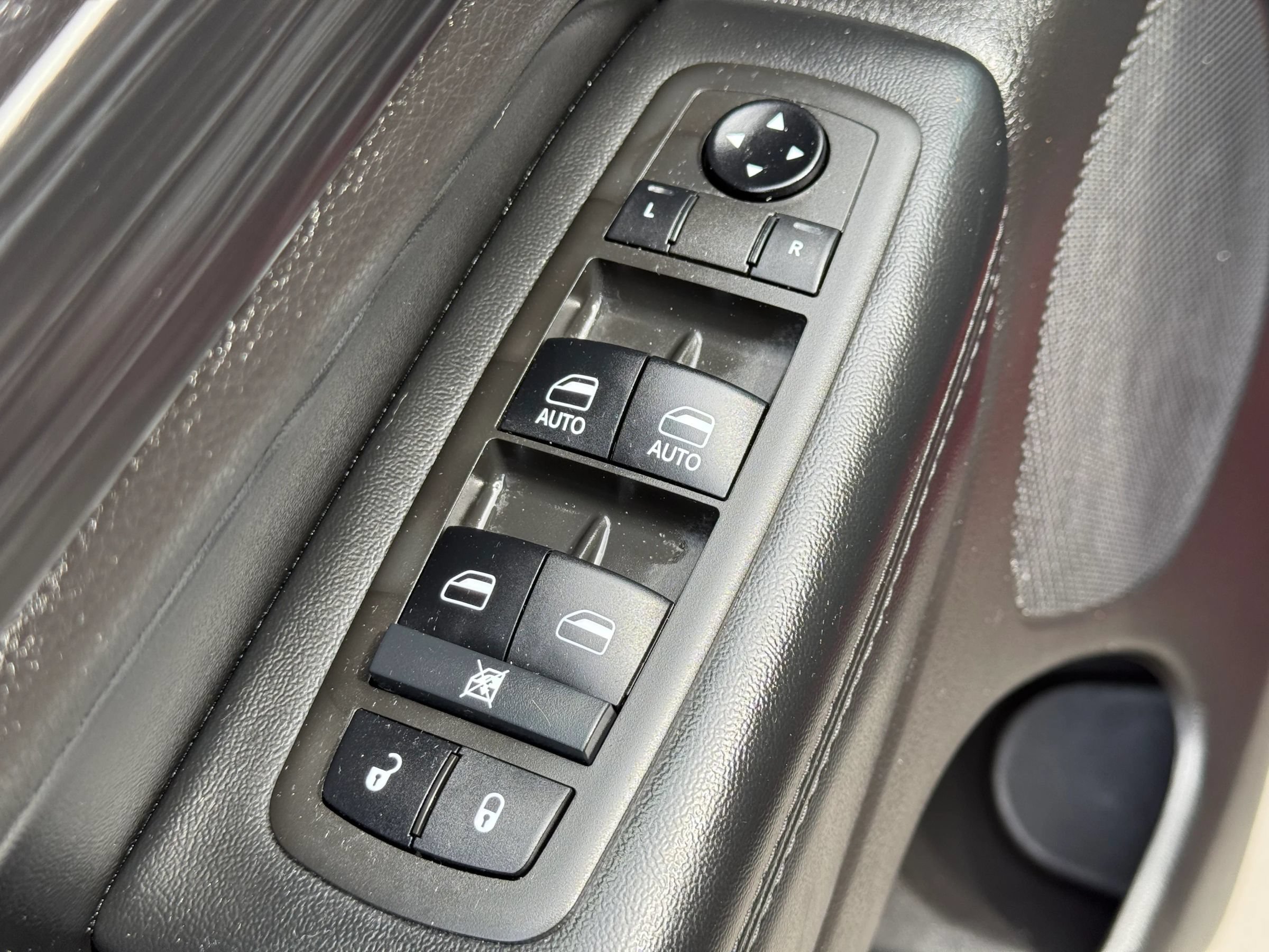 Used 2021 Jeep Grand Cherokee Laredo X AWD/4WD image 30