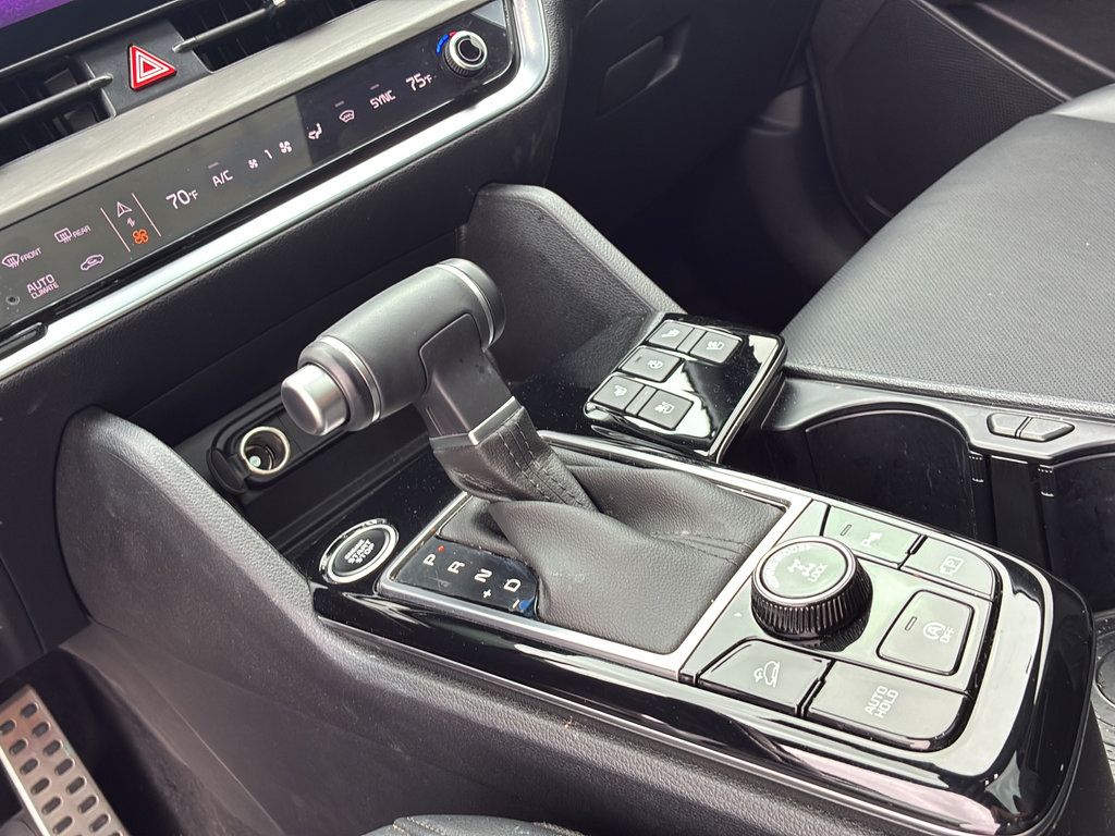 Certified 2025 Kia Sportage X-Pro Prestige AWD/4WD image 33