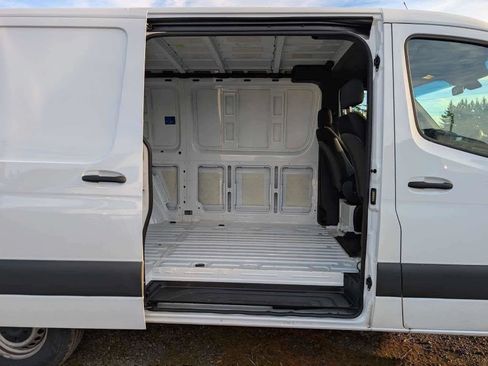 Used 2025 Mercedes-Benz Sprinter 2500 image 14