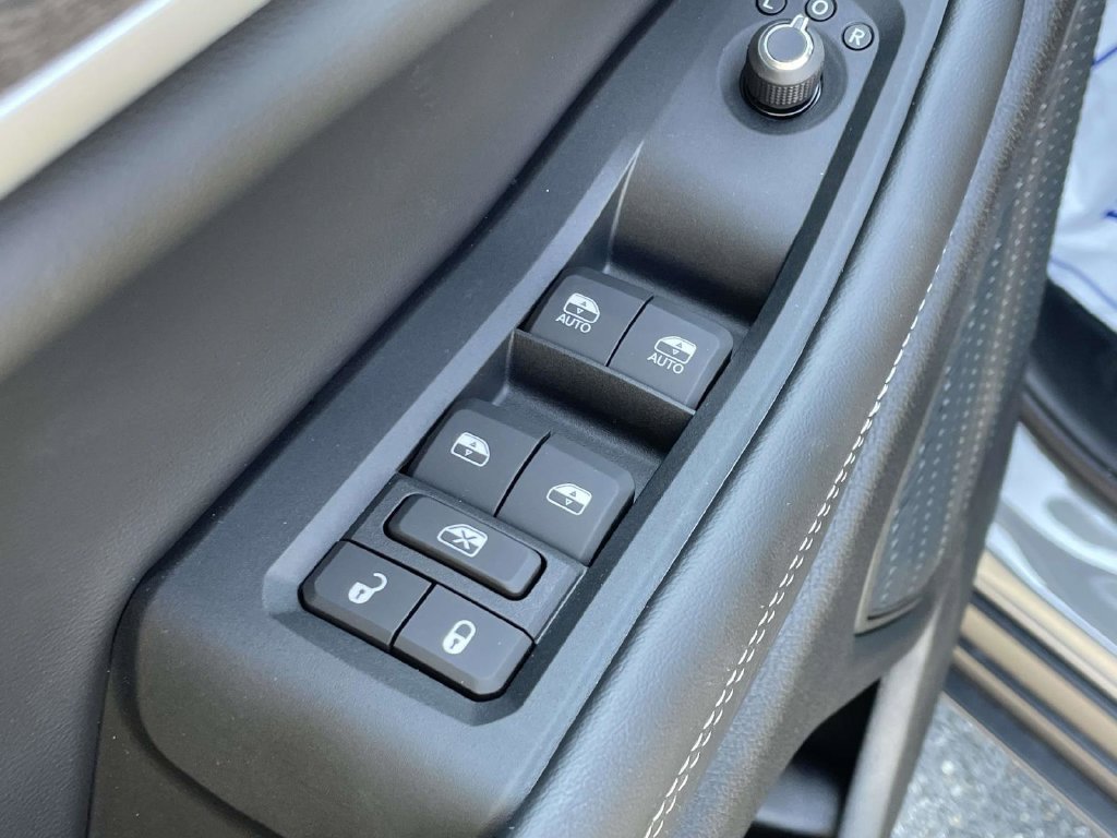 New 2027 Jeep Grand Cherokee Altitude AWD/4WD image 26