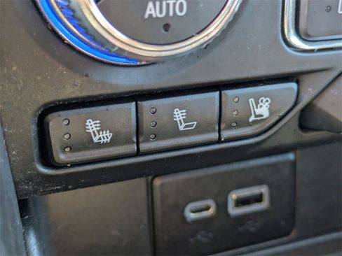 Used 2022 GMC Yukon SLT w/ SLT Premium Package image 19