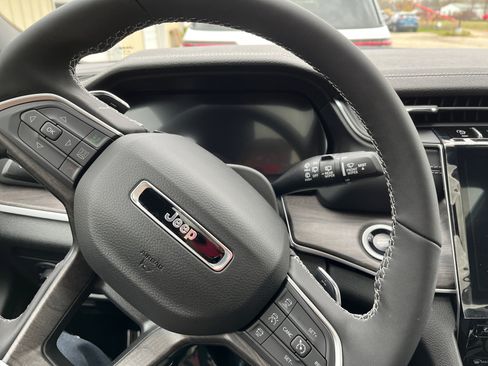 New 2025 Jeep Grand Cherokee L Limited image 74