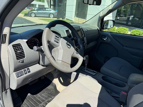 Used 2018 Nissan Frontier SV AWD/4WD image 10