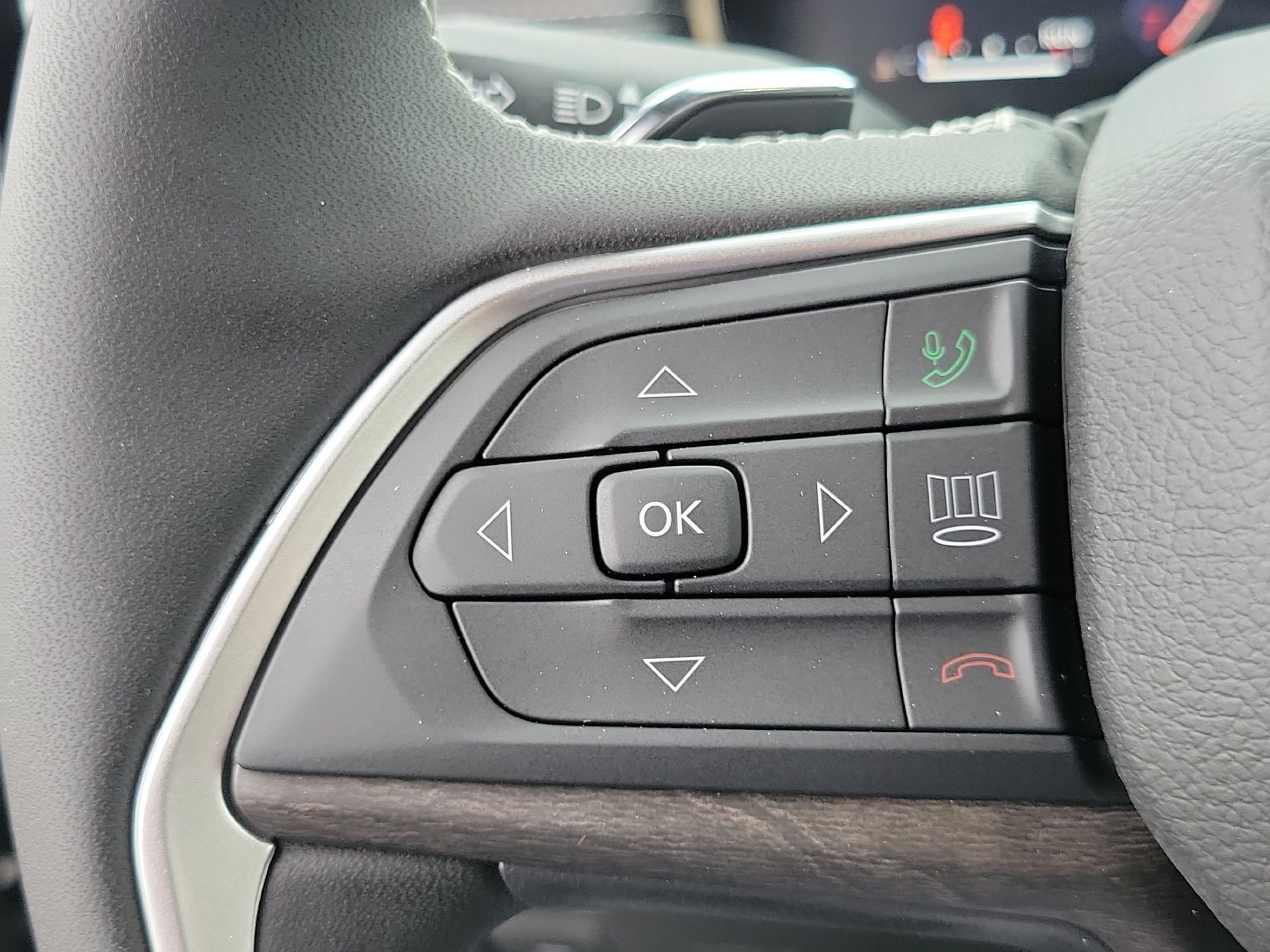 New 2026 Jeep Grand Cherokee Altitude RWD image 5