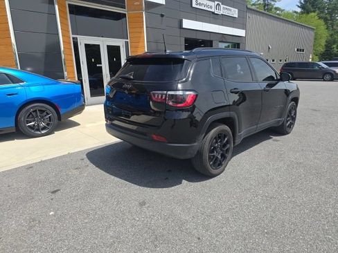 Used 2025 Jeep Compass Latitude w/ Altitude Special Edition AWD/4WD image 7