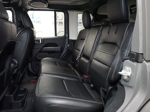 Used 2022 Jeep Wrangler Unlimited Sahara image 9