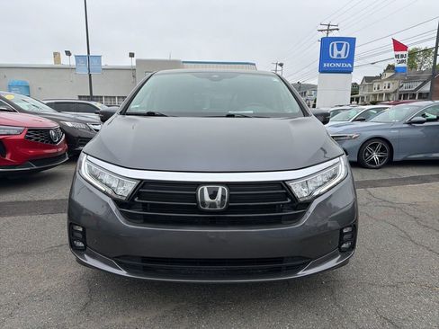 Used 2023 Honda Odyssey Elite image 2