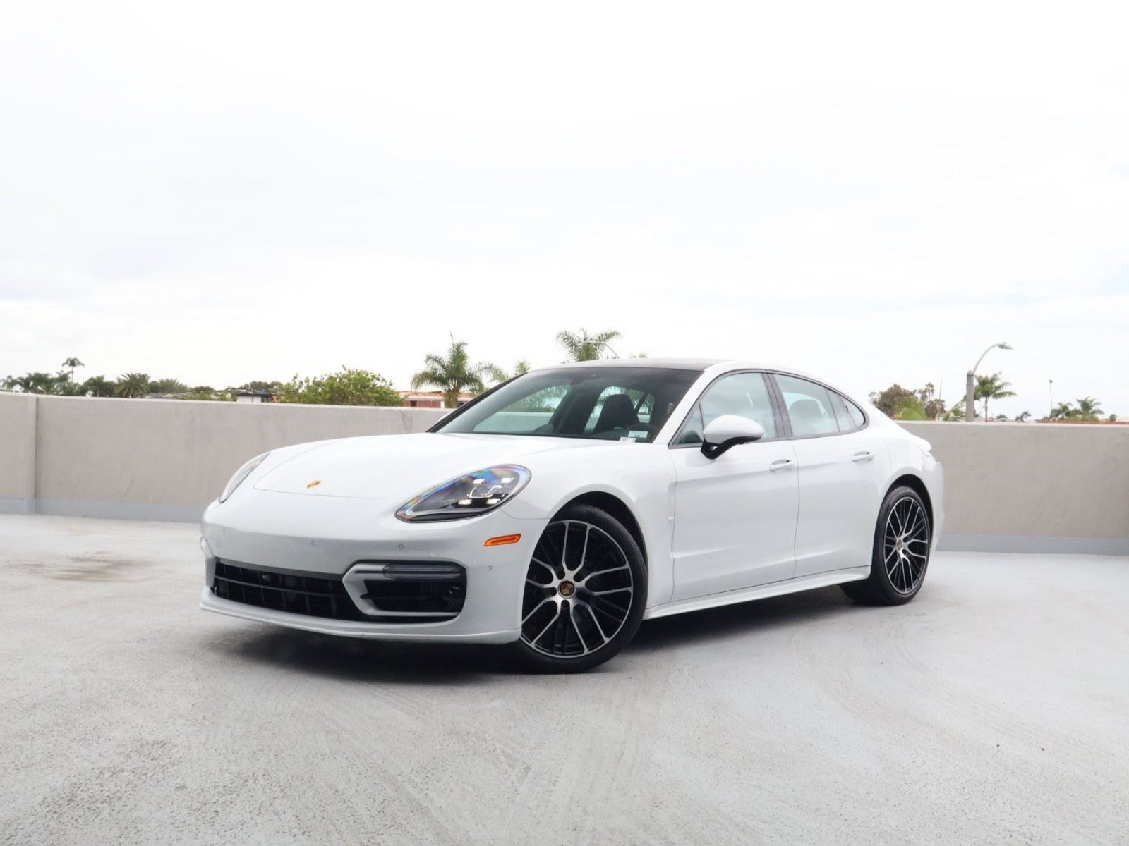 Used 2023 Porsche Panamera Platinum Edition RWD image 1