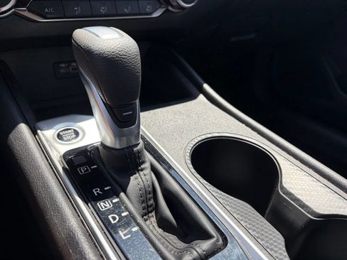 Used 2025 Nissan Altima 2.5 SV FWD image 6