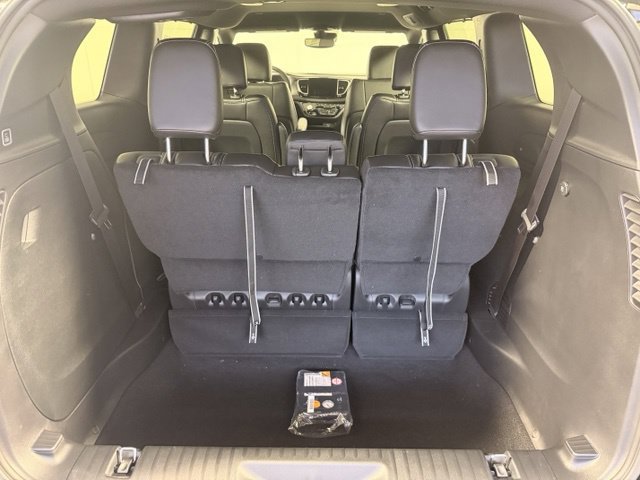 New 2027 Chrysler Pacifica Select w/ Family Tech Group FWD image 10