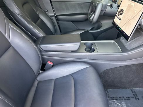Used 2021 Tesla Model Y Long Range AWD/4WD image 23