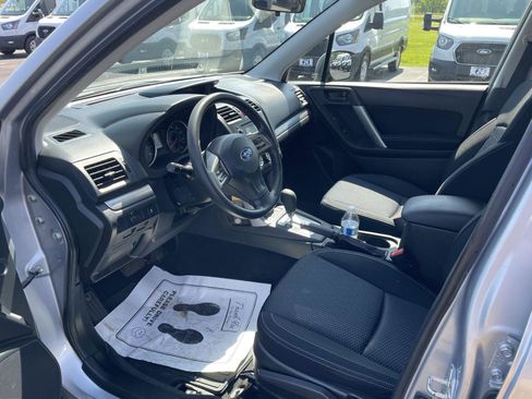 Used 2014 Subaru Forester 2.5i AWD/4WD image 5