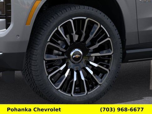 New 2026 Chevrolet Suburban High Country AWD/4WD image 9