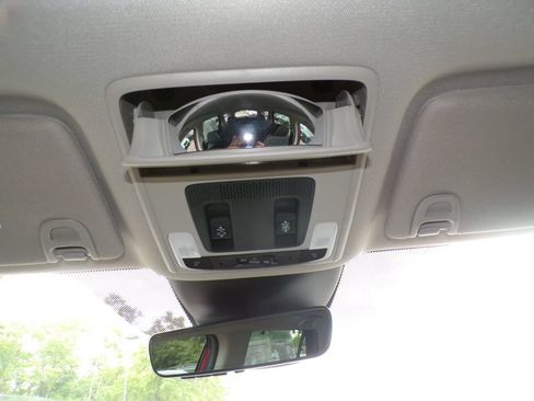 Used 2025 Honda Pilot Elite image 32