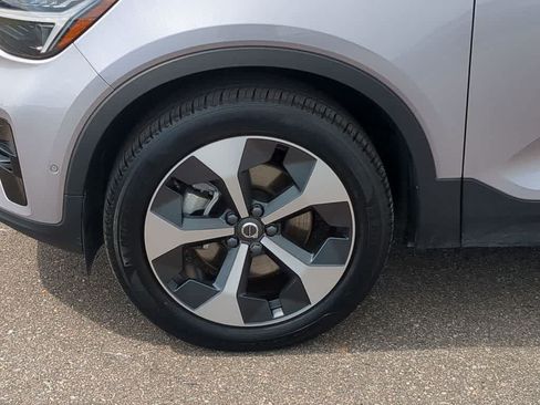 Certified 2026 Volvo XC40 B5 Plus AWD/4WD image 13
