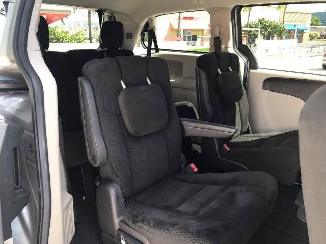 Used 2016 Dodge Grand Caravan SXT FWD image 7