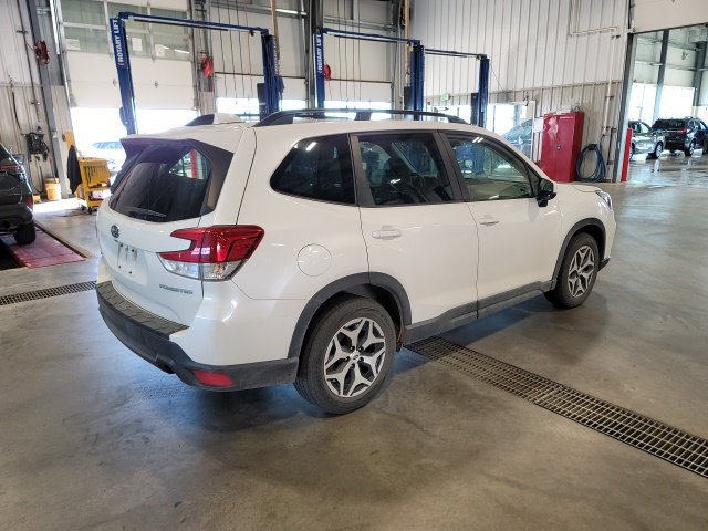 Used 2021 Subaru Forester Premium AWD/4WD image 7