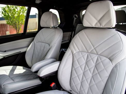 New 2026 BMW X7 xDrive40i w/ Executive Package image 25