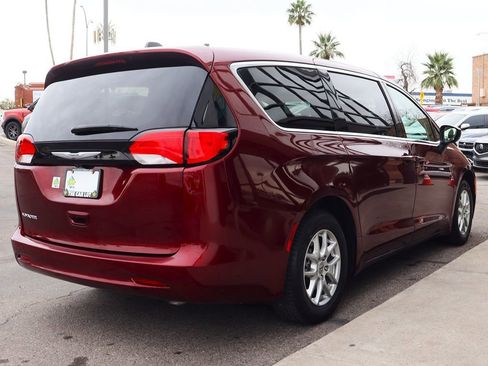 Used 2022 Chrysler Voyager LX image 13