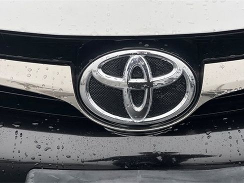 Used 2015 Toyota Camry SE image 35