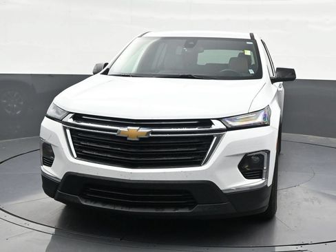 Used 2022 Chevrolet Traverse LS FWD image 9
