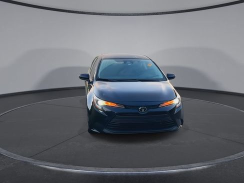 Used 2024 Toyota Corolla LE FWD image 3