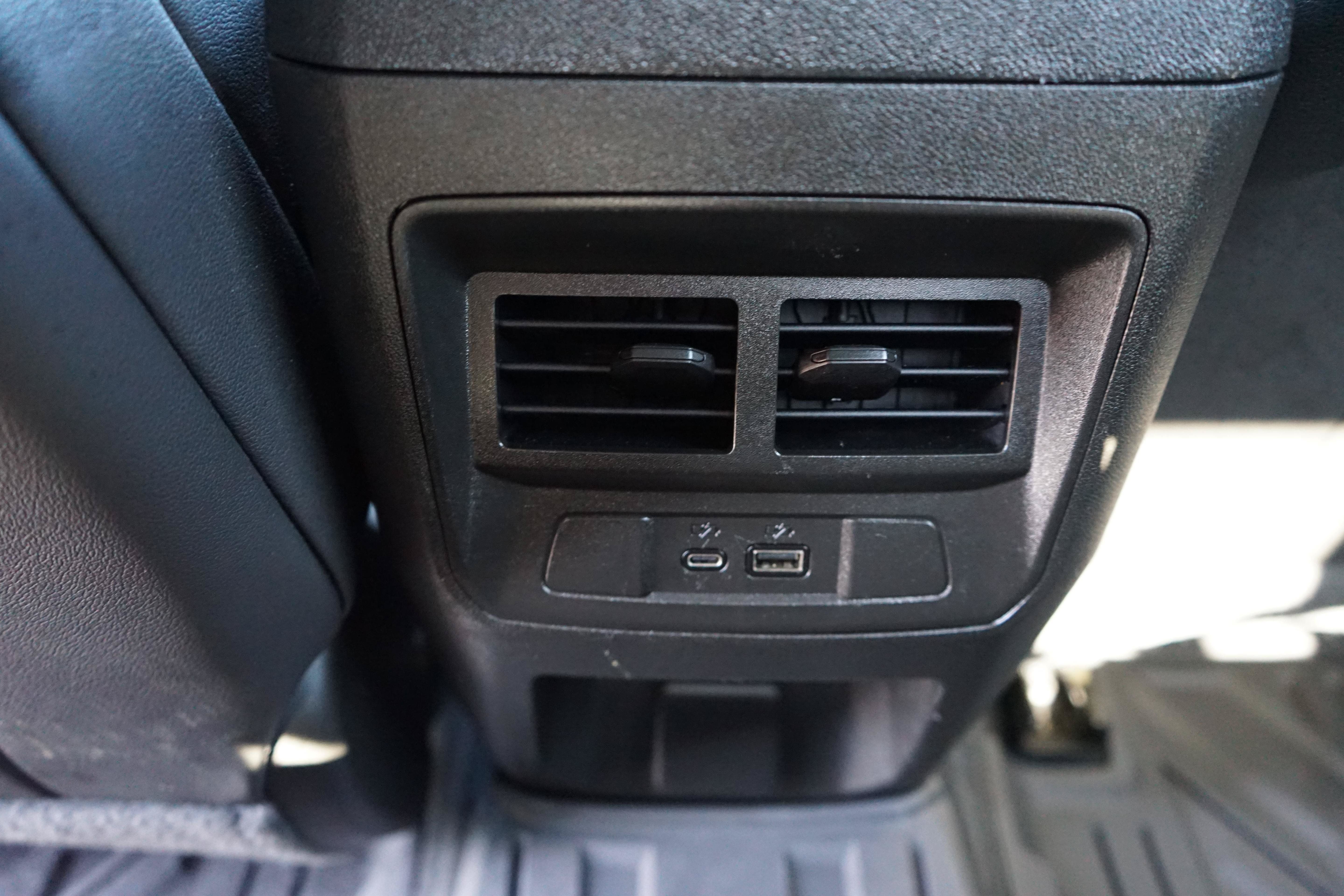 Used 2023 GMC Canyon AT4 w/ AT4 Premium Package AWD/4WD image 18
