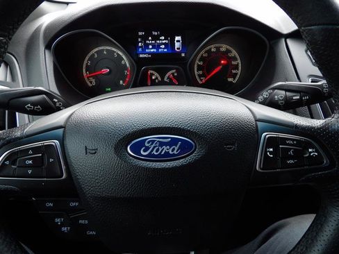 Used 2017 Ford Focus ST image 19