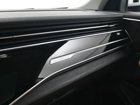 Used 2025 Audi Q8 Premium Plus AWD/4WD image 22