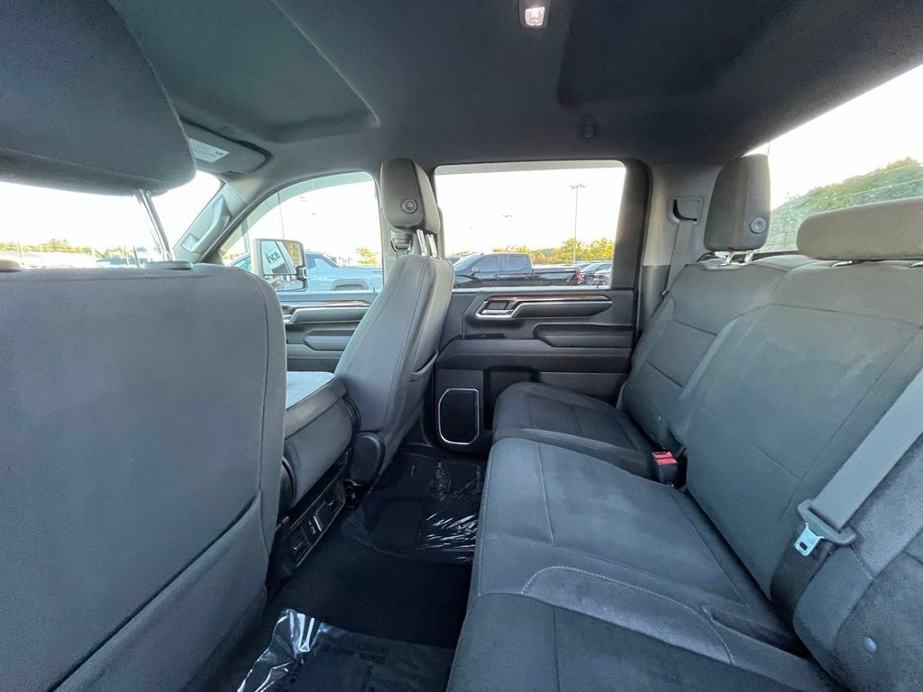 Used 2024 Chevrolet Silverado 3500 LT w/ Convenience Package AWD/4WD image 28