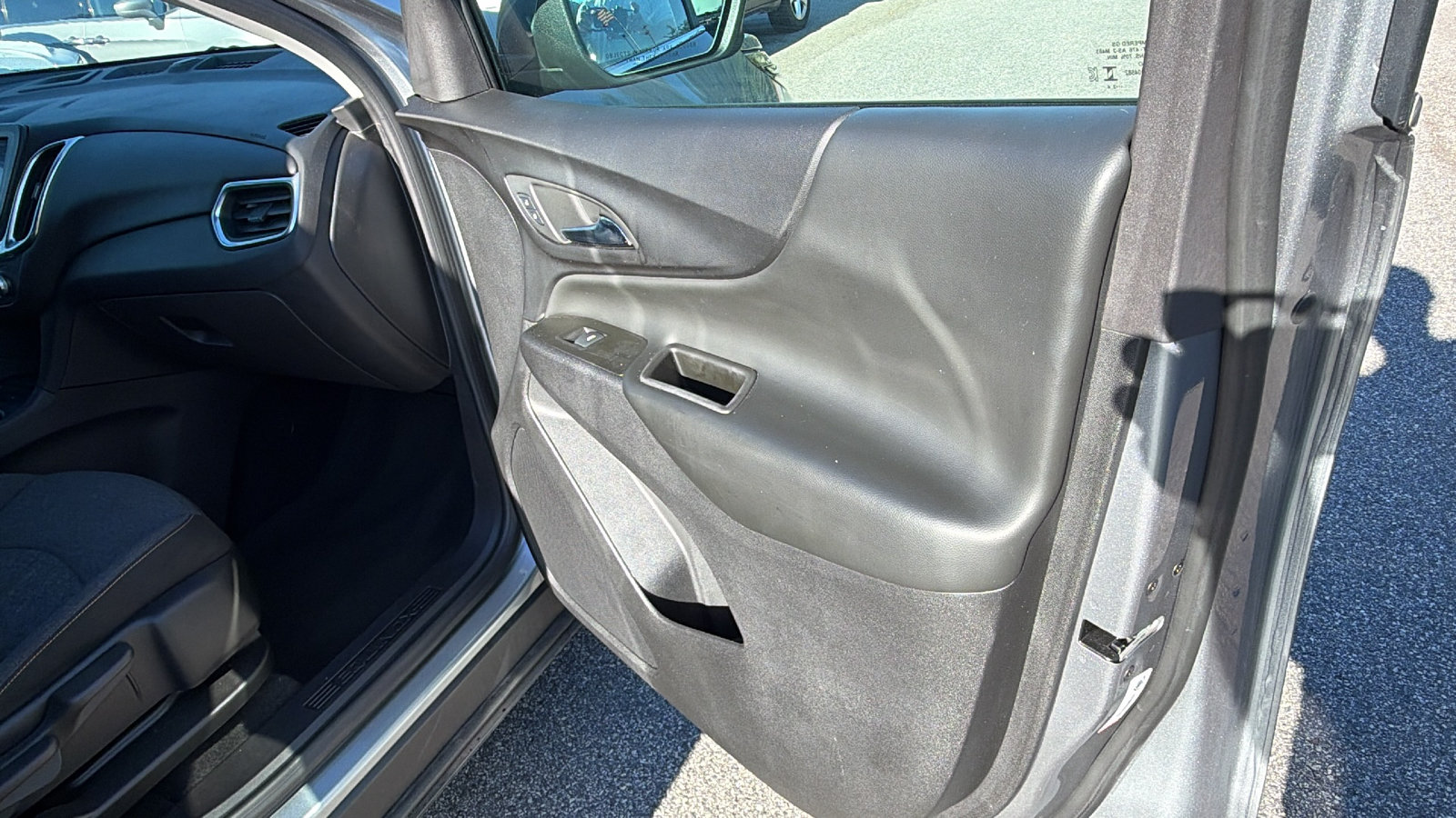 Used 2024 Chevrolet Equinox LT AWD/4WD image 18