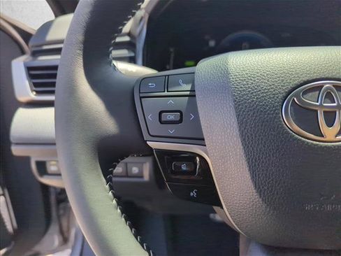 Used 2026 Toyota Camry SE FWD image 17