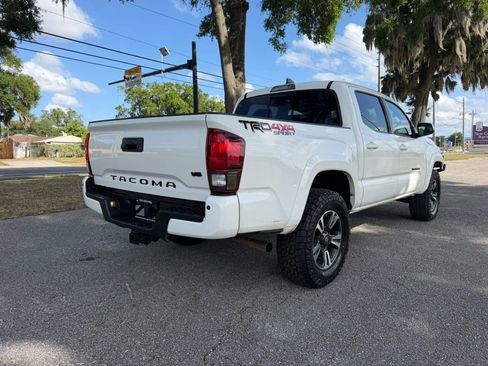 Used 2019 Toyota Tacoma TRD Sport w/ Technology Package AWD/4WD image 5