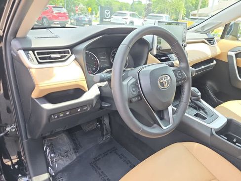 Used 2022 Toyota RAV4 XLE Premium AWD/4WD image 12