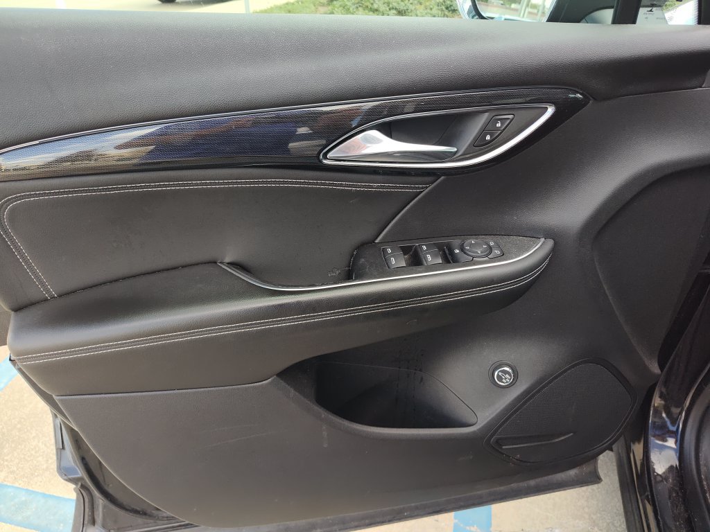Used 2021 Buick Envision Preferred FWD image 19