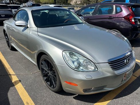 Used 2002 Lexus SC 430 Convertible image 2