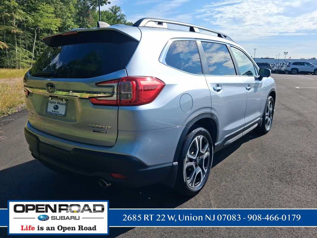 Used 2023 Subaru Ascent Touring AWD/4WD image 3