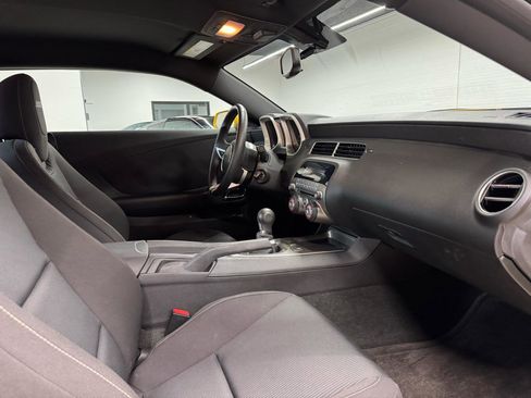 Used 2010 Chevrolet Camaro SS RWD image 35